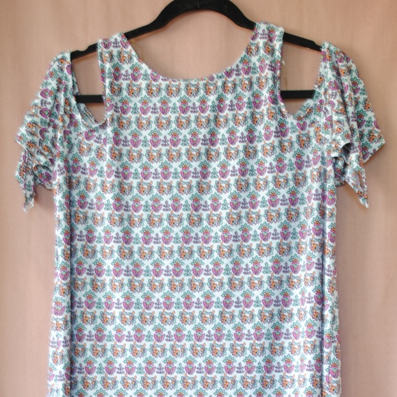 NWOT Beige by eci Boho Cold Shoulder Paisley Dress - Picture 4 of 8